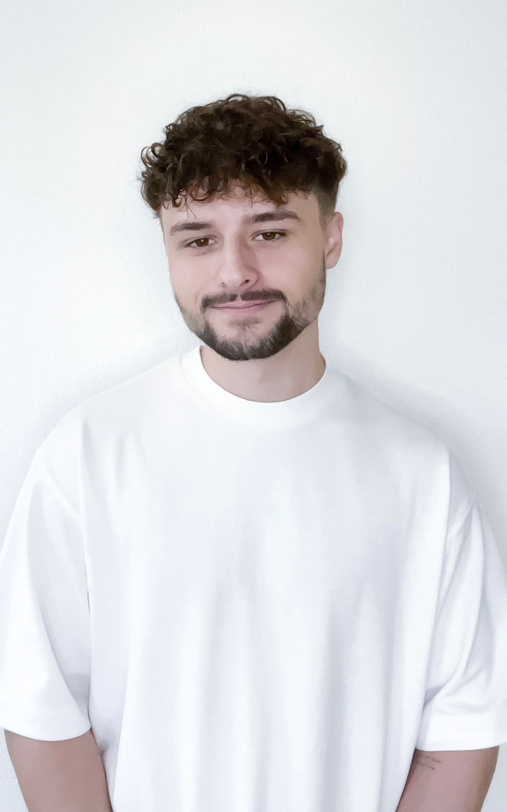 Profile picture of Gergo Mezes, the Founder of Once Advertisements.